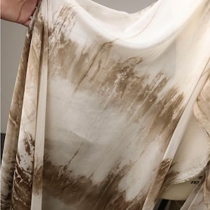 Tessuto in maglia Tencel, chiffon sfumato color cammello, drappeggio liscio e setoso, tessuto tie-dye per cardigan, gonna, camicia, 1,5 metri di larghezza I41Y168P241205S