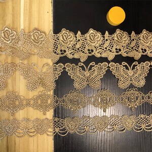 5メートル 3.2-6.1 cm幅 ゴールド蝶花柄生地刺繍子供人形ドレススカートシャツ縁取り素材レーストリムリボン R8U4C241220C