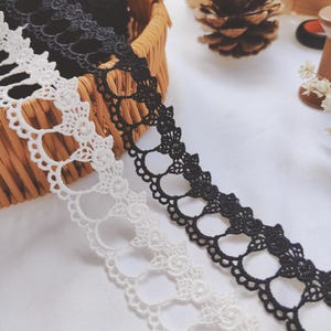 5メートル 3 cm 1.18インチ幅 ブラック/アイボリー ローズ メッシュ 刺繍 レース トリム リボン DIY ドレス スカート 襟 袖口 エッジ アクセサリー C42F211L250523C