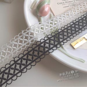 5 yardas 2,3 cm 0,9" de ancho Tela cruzada negra/marfil Bordado Falda de muñeca infantil Vestido de baile Camisa Borde de encaje Cinta de adorno C19U105K241112V