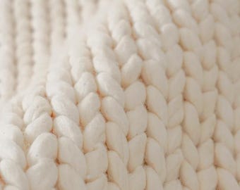 Chunky Wool Braided Rug – Handwoven Cream Textured Carpet – Cozy Thick Knit Wool Area Rug
