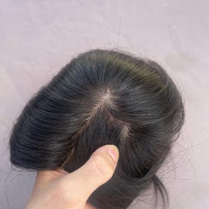 Seide Haar Topper 8 x 12 cm, Echthaar Topper mit Clip, Face-Framing Fringe, Perücke für Frauen, dünnes Haar, schwarzes Haar