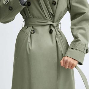 Chic Long Women’s Coat–Cotton-Polyester Blend, Modern Stylish Outerwear, Effortless Street Style