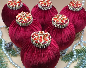 Adornos navideños de terciopelo rojo vino: con detalles florales de pedrería, juego de 6