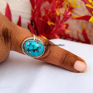 Anillo ovalado de cobre y turquesa hecho a mano: Joyería bohemia llamativa de plata de ley