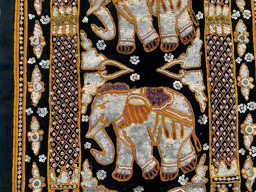 ヴィンテージインドタペストリー：2 x 5フィートの壁掛けホーム