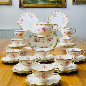 Royal Crown Derby Royal Pinxton Roses - Etsy