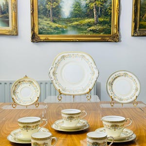 Aynsley “Henley” Fine Bone China Tea & Coffee Set plus Cake Plate – Made in England