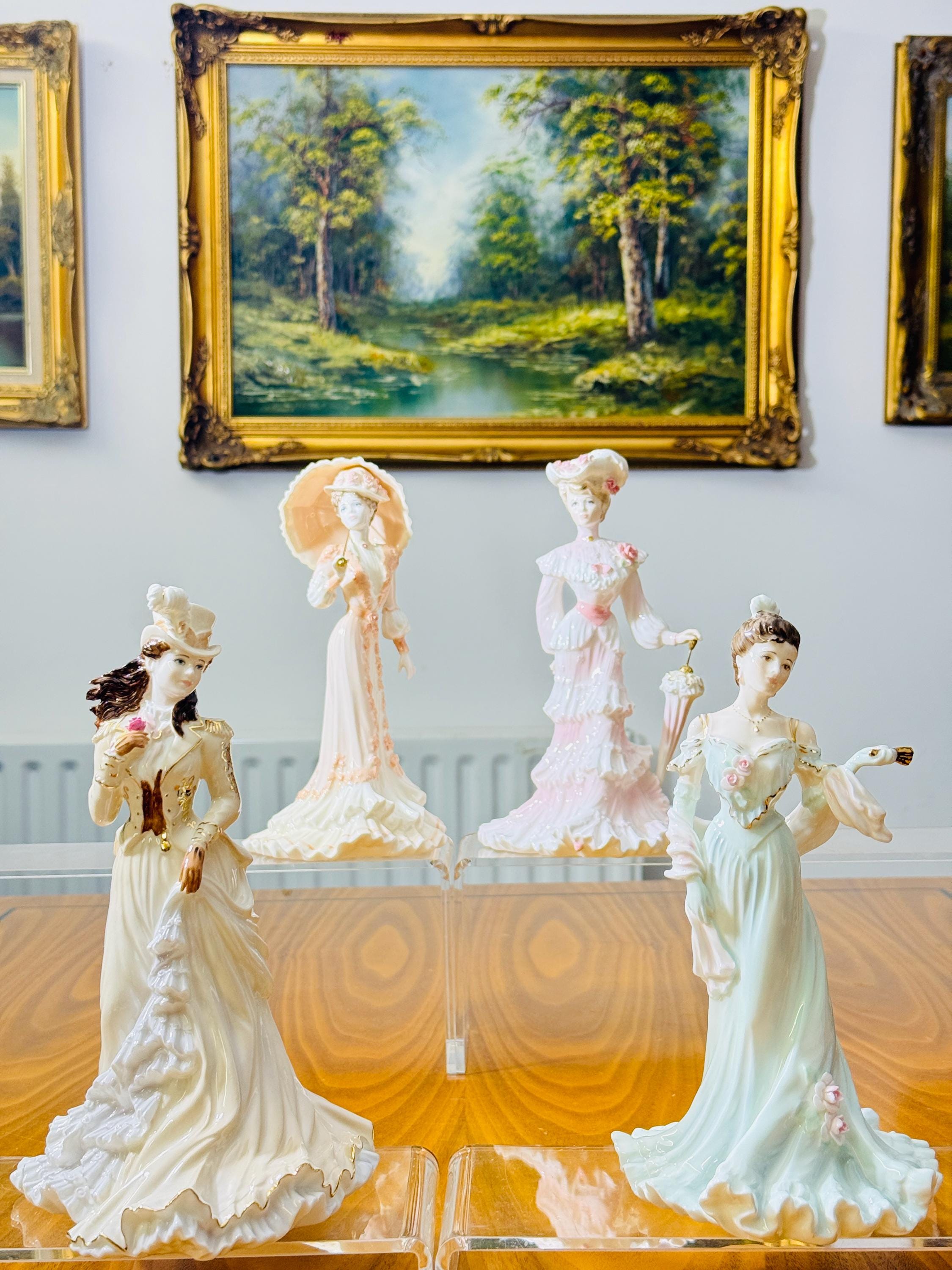 Lady in Red Dress Figurines - Etsy Denmark