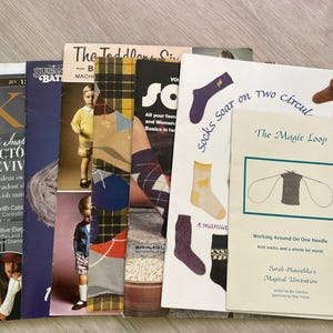 Veel breitijdschriften, boeken en patronen, acht in totaal, 1951-2008, Susan Bates, Bernat, sokken, The Magic Loop, Argyle, ribben, kabels