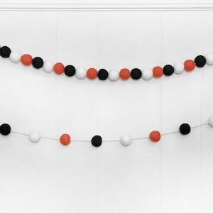 Trick or treat | Halloween Felt Ball Garland | Orange Black White | Customizable Halloween Fall Home Holiday Decor | 2.5 cm Wool Pom Garland
