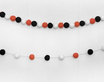 Halloween Felt Ball Garland | Orange Black White | Trick or treat | Customizable Halloween Fall Home Holiday Decor | 2.5 cm Wool Pom Garland
