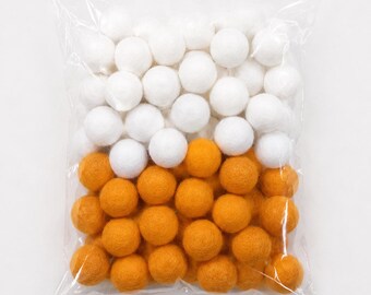 Guirnalda de bolas de fieltro para Halloween (hazlo tú mismo) / Naranja y blanco / Calabaza escarchada / Decoración personalizable para fiestas y otoño / Guirnalda de pompones de lana de 2,5 cm