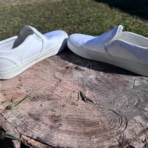 White Vans Women’s 7