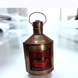 Lanterne nautique vintage en laiton pour port - Lentille de Fresnel en verre rouge | Lampe à huile maritime | Feu de navigation pour navire | Décoration d&#39;intérieur côtière