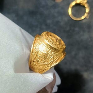 Vintage-Style Gold Signet Ring with Cross Symbol - Unique Jewelry Piece