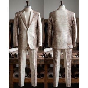 Traje de lujo para hombre de piel de cocodrilo con textura de cocodrilo