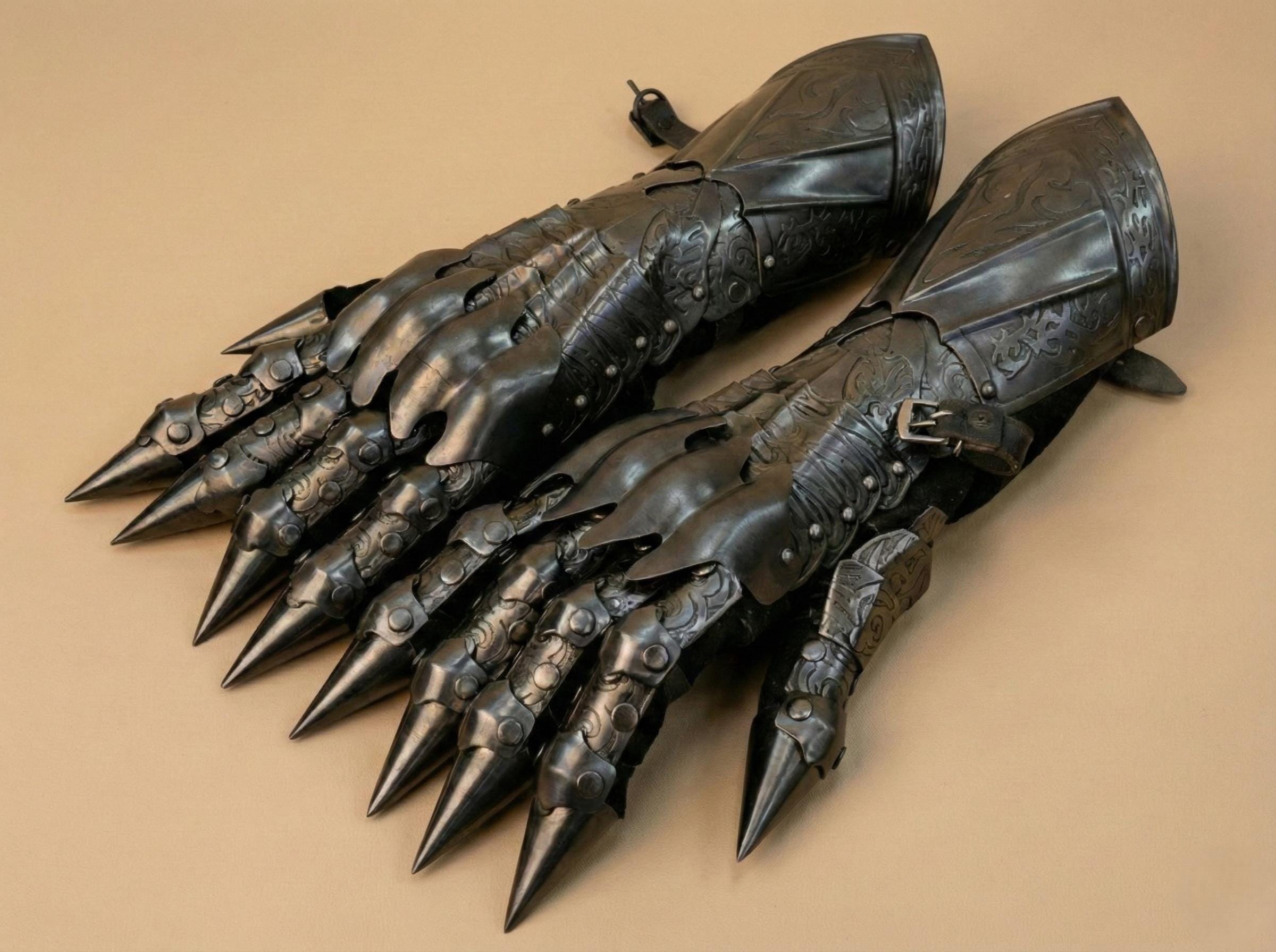 中世ナズグルのガントレットアーマーグローブ - 手作りの鋼鉄十字軍の