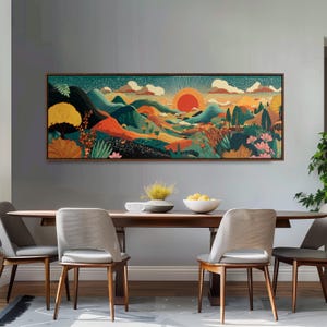 Puede incluir: Un cuadro panorámico de paisaje que muestra un atardecer estilizado sobre colinas, montañas y vegetación exuberante. La obra utiliza una paleta vibrante de naranja, verde azulado, verde y amarillo con patrones y texturas intrincadas.