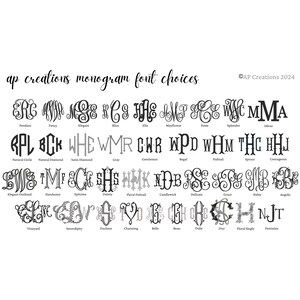 Pode incluir: Um gr&aacute;fico com 24 estilos de fonte de monograma diferentes, cada um com uma combina&ccedil;&atilde;o de letras de amostra e um nome abaixo. Os estilos de fonte incluem "Pendant", "Fancy", "Elegant", "Bliss", "Ella", "Mayflower", "Posie", "Splendor", "Oliver", "Natural Circle", "Natural Diamond", "Satin Diamond", "Gray", "Gentleman", "Regal", "Fishtail", "Spruce", "Courageous", "Elegant Outlined", "Handsome", "Epitome", "Dainty", "Floral Fishtail", "Candlewick", "Delicate", "Grace", "Haley", "Angelic", "Vineyard", "Serendipity", "Duchess", "Charming", "Belle", "Beau", "Duke", "Duo", "Floral Single" e "Feminine".