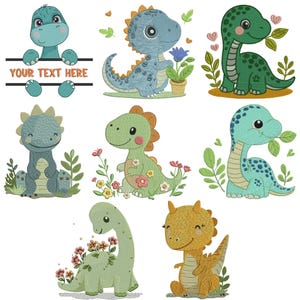 Puede incluir: Una colección de siete diseños de dinosaurios bordados en varios colores. Los dinosaurios están representados en un estilo de dibujos animados, algunos con flores y plantas. Un dinosaurio sostiene un letrero que dice "YOUR TEXT HERE".