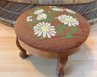 Vintage Needlepoint Daisy Foot Stool
