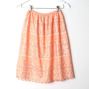 vintage 1970s MIDI vintage PEACH subtle print vintage women&#39;s skirt -- size small/medium - FREE shipping U.S.A.