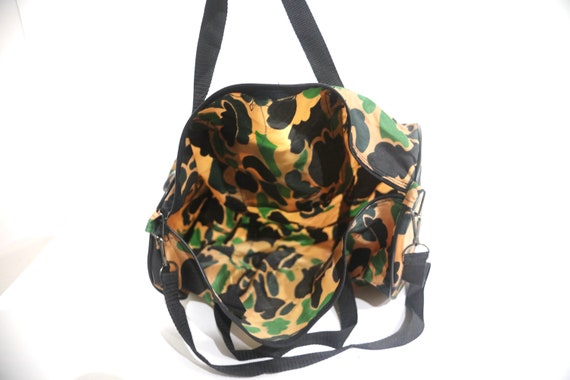 Vintage CAMOUFLAGE 1970s 80s duffle bag with camo… - image 2