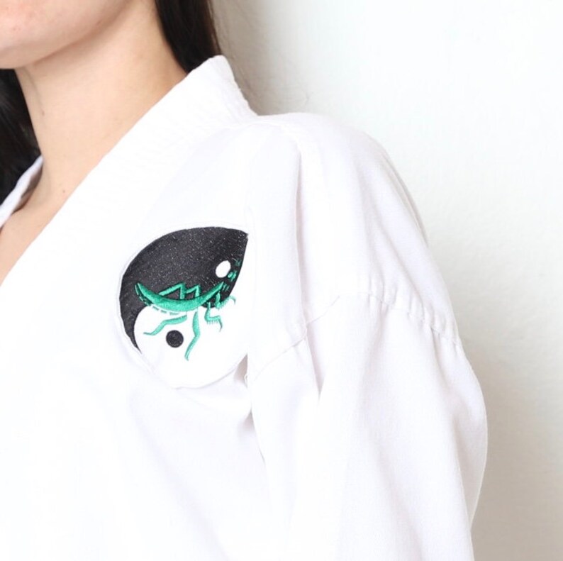 vintage 1980s PRAYING Mantis YIN YANG white two piece karate taekwondo women/'s outfit set