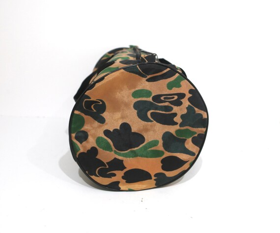 Vintage CAMOUFLAGE 1970s 80s duffle bag with camo… - image 4