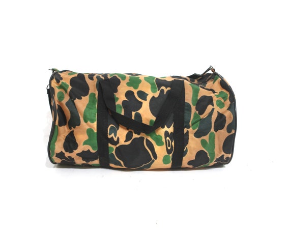 Vintage CAMOUFLAGE 1970s 80s duffle bag with camo… - image 3