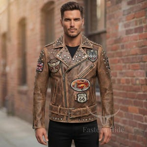 Chaqueta de motociclista de cuero marrón desgastado para hombre, chaqueta punk rock con tachuelas y parches