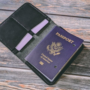 Funda para pasaporte de cuero negro Dublin de Horween