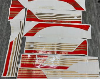 Toyota Land Cruiser FJ60 FJ62 Side Stripe Decal Set: 60 Series Body Graphics