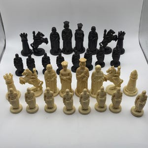 E S Lowe Chess Set - Etsy