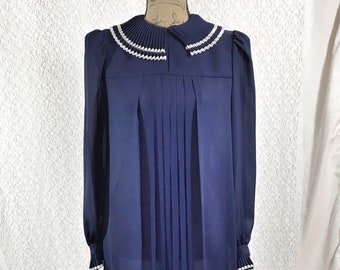 Robe en polyester bleue des années 1970 par JT Dress à manches longues - Grande