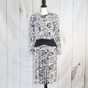 Vintage JT vestido manga larga negro y blanco patrón floral - medio