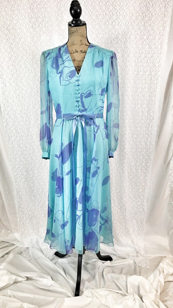 Vintage 1970's Baby Blue Floral Dress by Posh V Ne