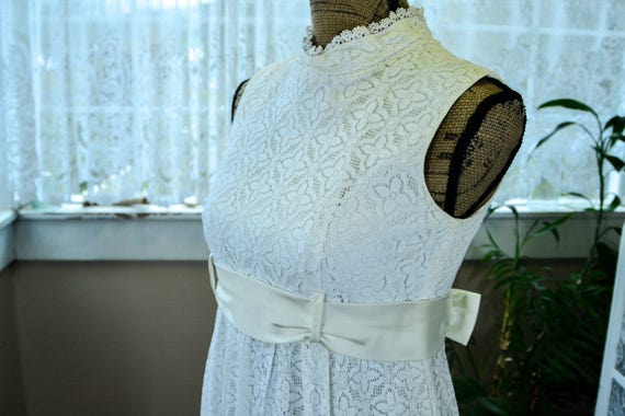 Vintage White Lace Dress Wedding Dress Sleeveless… - image 2