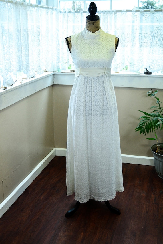 Vintage White Lace Dress Wedding Dress Sleeveless… - image 1