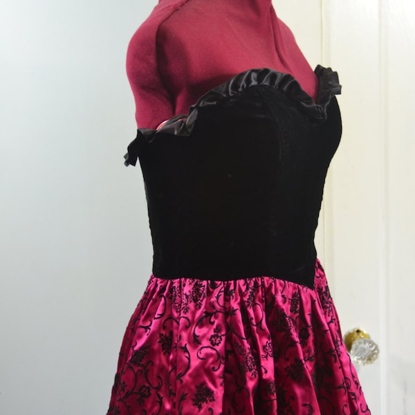 Vintage GUNNE SAX Strapless Mini Dress main image 1