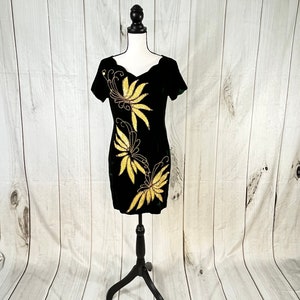 Vintage Green Velvet Beaded Semi Formal or Formal Dress Party Dress Floral Sequin - Small