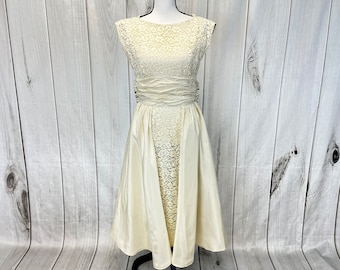 Vintage 1950's White Lace Dress Wedding Dress Party Dress - XS