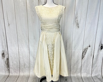 Vintage 1950's White Lace Dress Wedding Dress Party Dress - XS