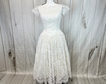 Vintage 1950s White Lace Wedding Dress Short Sleeve Cahill Beverly Hills  - XS