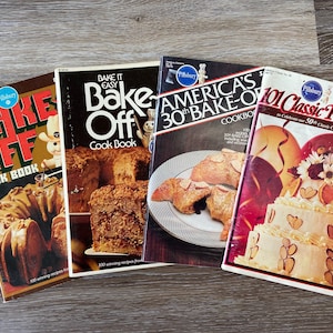 Pillsbury&#39;s Bake Off Cookbook Pillsbury 101 Classic Recipes Cook Book Set of 4