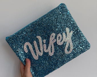 Turquoise Glitter “Wifey” Clutch Bag – Bride Wedding Purse with White Iridescent Glitter Lettering – Hen Party, Honeymoon Gift