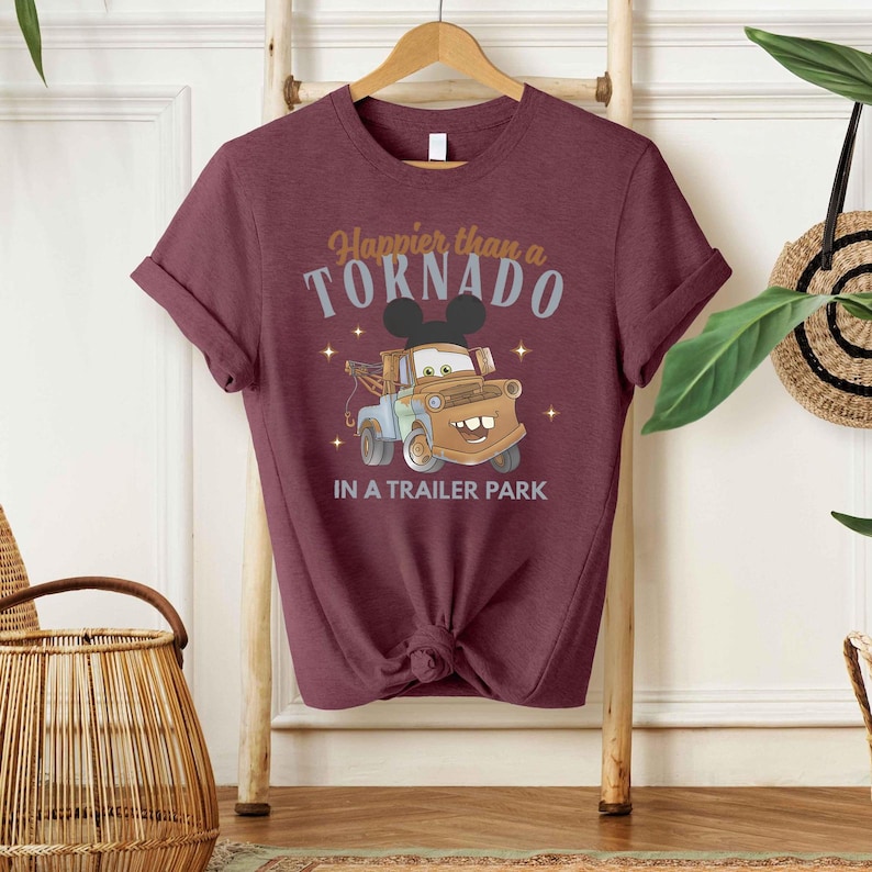 Puede incluir: Un juego de tres cuencos apilables de cer&aacute;mica con un esmalte moteado de color blanco roto. Los cuencos var&iacute;an en tama&ntilde;o, midiendo el m&aacute;s grande aproximadamente 15 cm de di&aacute;metro. Cada cuenco tiene una forma redondeada y un dise&ntilde;o simple y minimalista.