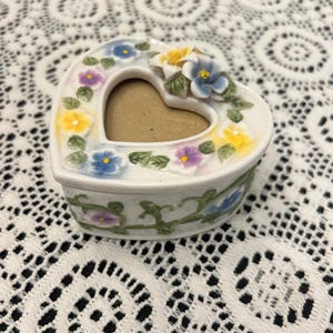 Heart-Shaped Porcelain Floral Photo Frame Trinket Box | Cottage
