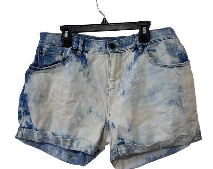 Acid Washed Denim Shorts Blue White Bleached Soho Jeans Booty Shorts Stretchy Womens Size 4